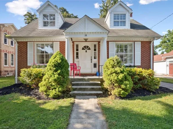 29 Pollock Ave, Cambridge, ON N1R 2A9