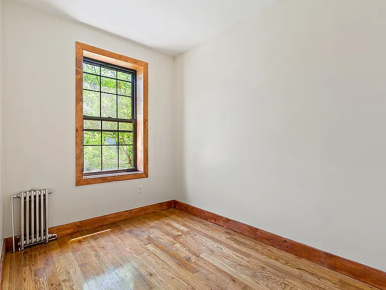 1567 De Kalb Ave #3R — Photo 7