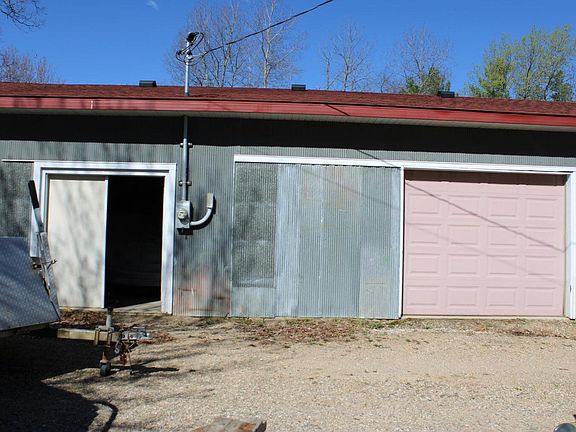 4th image of 317 Cherry St