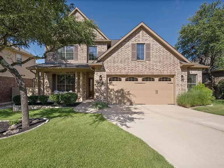 8620 Alophia Dr — Photo 32