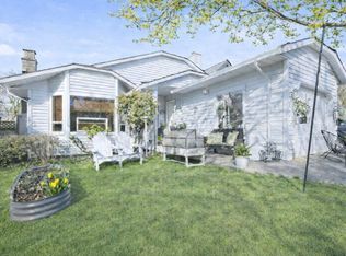 875 Porteau Pl, North Vancouver, BC V7H 2P8