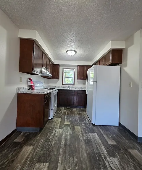 1676 9th St N #4 — Photo 9