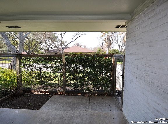 3rd image of 701 Candleglo Dr