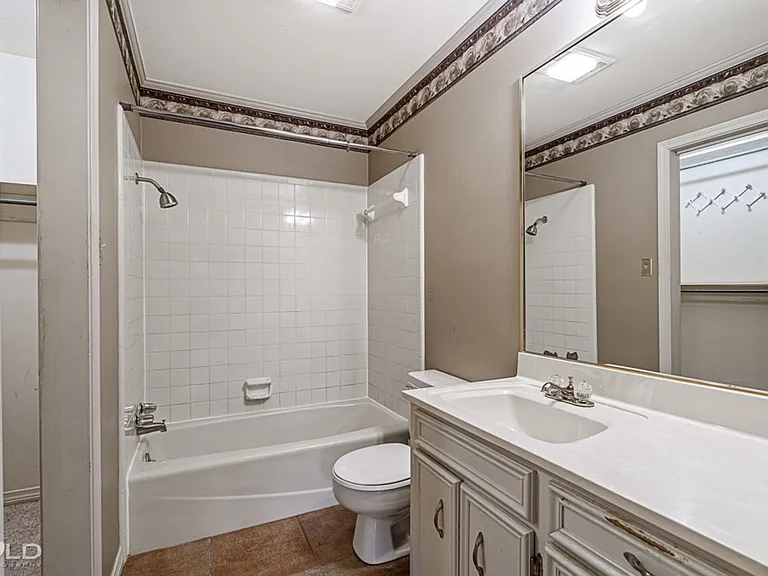 501 Southwood Dr — Photo 10