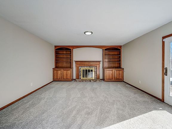 3rd image of 5439 Moccasin Dr