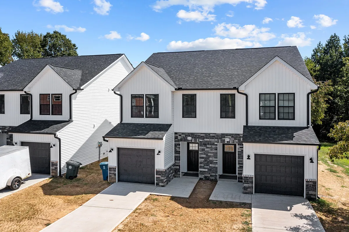 Building Photo - 808 Crown Point Dr