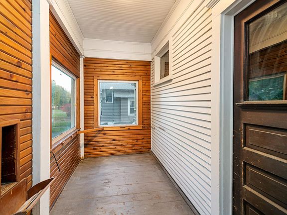 2nd image of 1819 S Grand Blvd #2