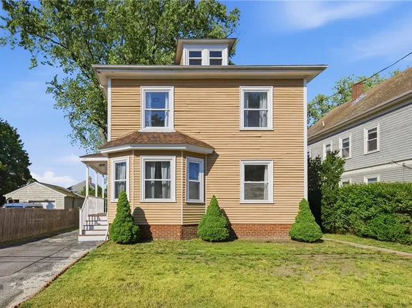 59 Bourne Ave, Rumford, RI 02916