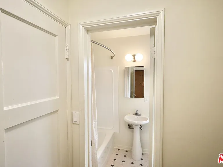 1234 Franklin St #D — Photo 8