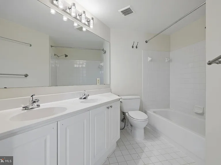 1625 International Dr #316 — Photo 29