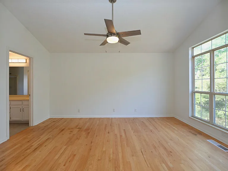 164 W Harbor Dr — Photo 15