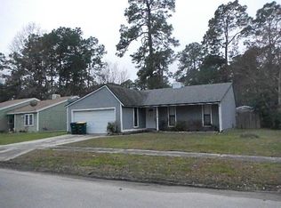 10234 Lake Pines Rd, Jacksonville, FL 32257