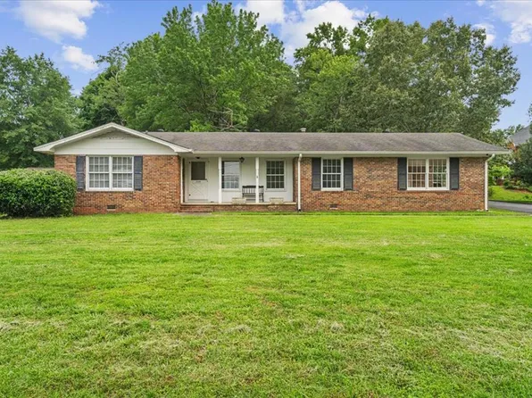 1305 W Crawford St, Dalton, GA 30720