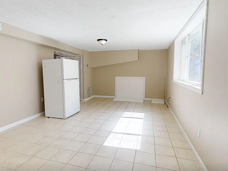 10879 Clarksville Pike #B — Photo 3