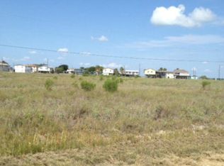 703 Northwest Dr, Rockport, TX 78382