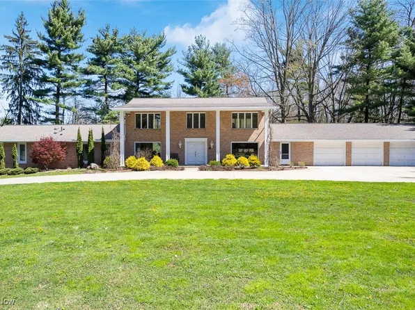 5185 Strausser St NW, North Canton, OH 44720