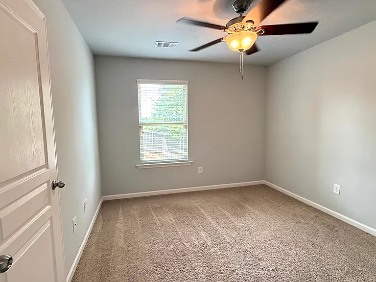 4752 Highland Ave — Photo 23