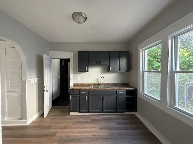 9512 Parkview Ave #1 — Photo 1
