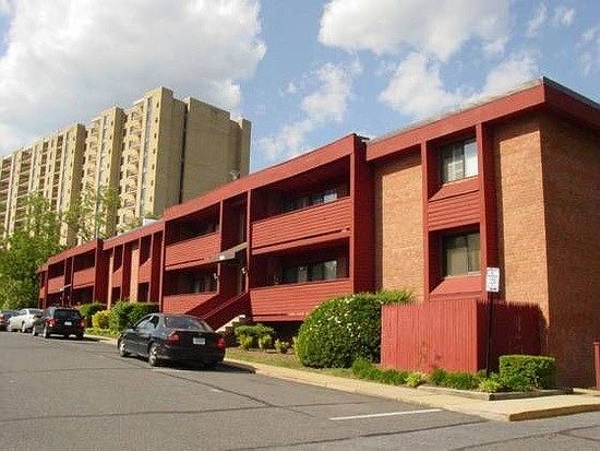1st image of 1504 S George Mason Dr APT 21