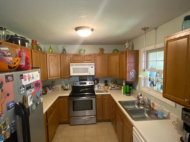 39 Aberdeen Dr — Photo 4
