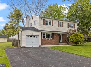 904 Jenifer Rd, Horsham, PA 19044