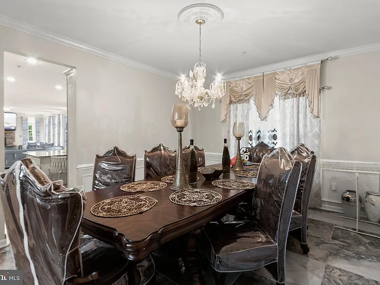 7202 Exbury Ct — Photo 8