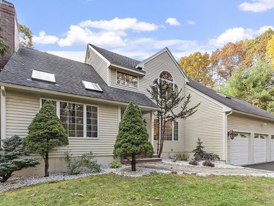 660 Sharpners Pond Rd, North Andover, MA, 01845