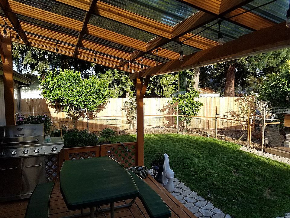 2nd image of 7912 SE Bybee Blvd