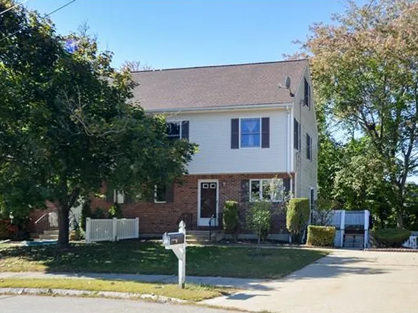 12 Dell Ann Cir, Milford, MA 01757