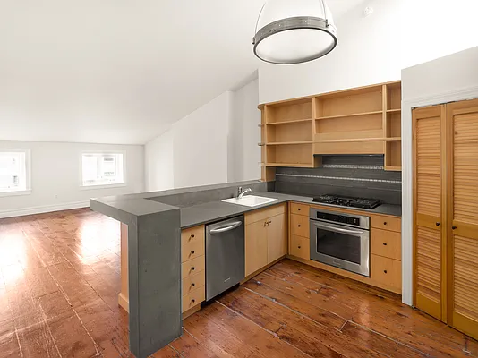 Rented by Christie's International Real Estate Group, LLC | media 8