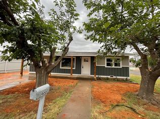 900 NE 7th St, Andrews, TX 79714