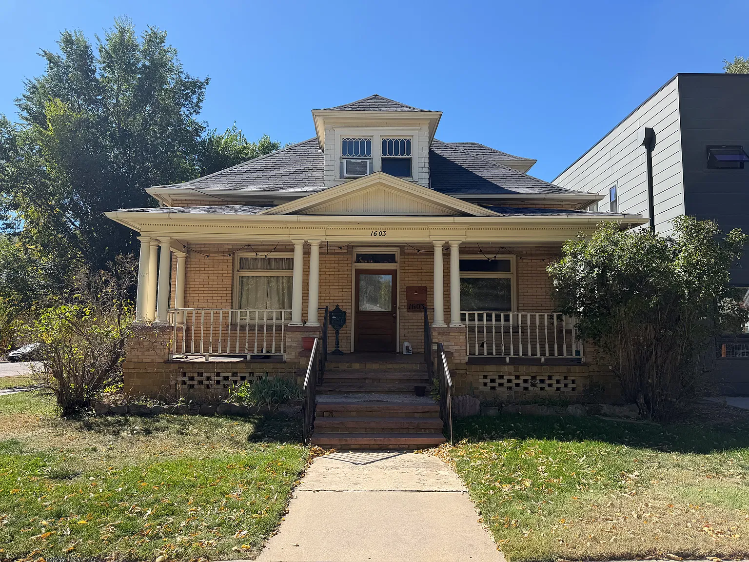 1603 W Pikes Peak Ave — Photo 1