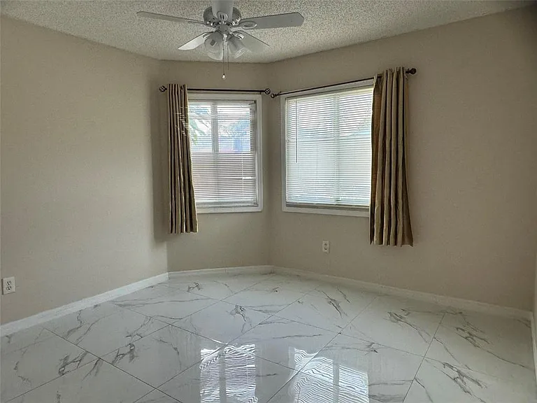 1038 W Jasmine Ln — Photo 6