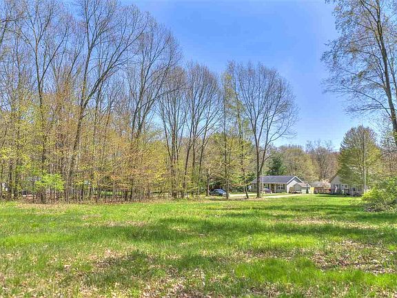 2nd image of 230 Eaglehurst Dr