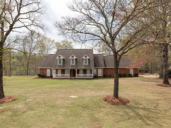 4th image of 84 Lee Road 851