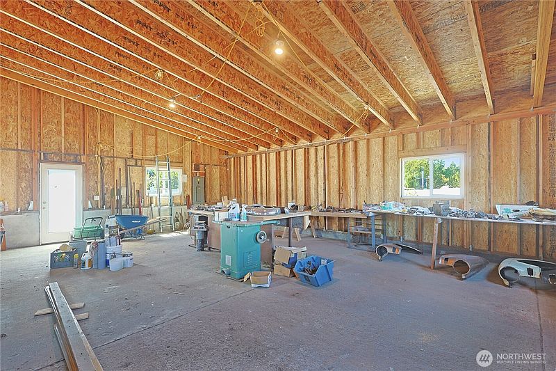 4th image of 3618 Chrisella Road E