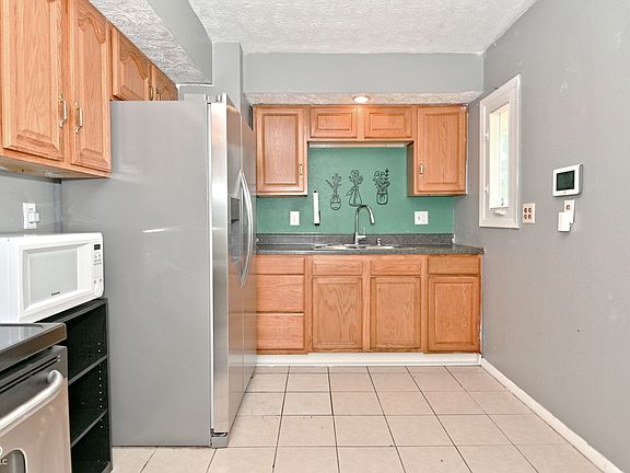 3rd image of 4802 W 30th St