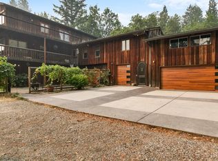 5656 Azalea Dr, Grants Pass, OR 97526