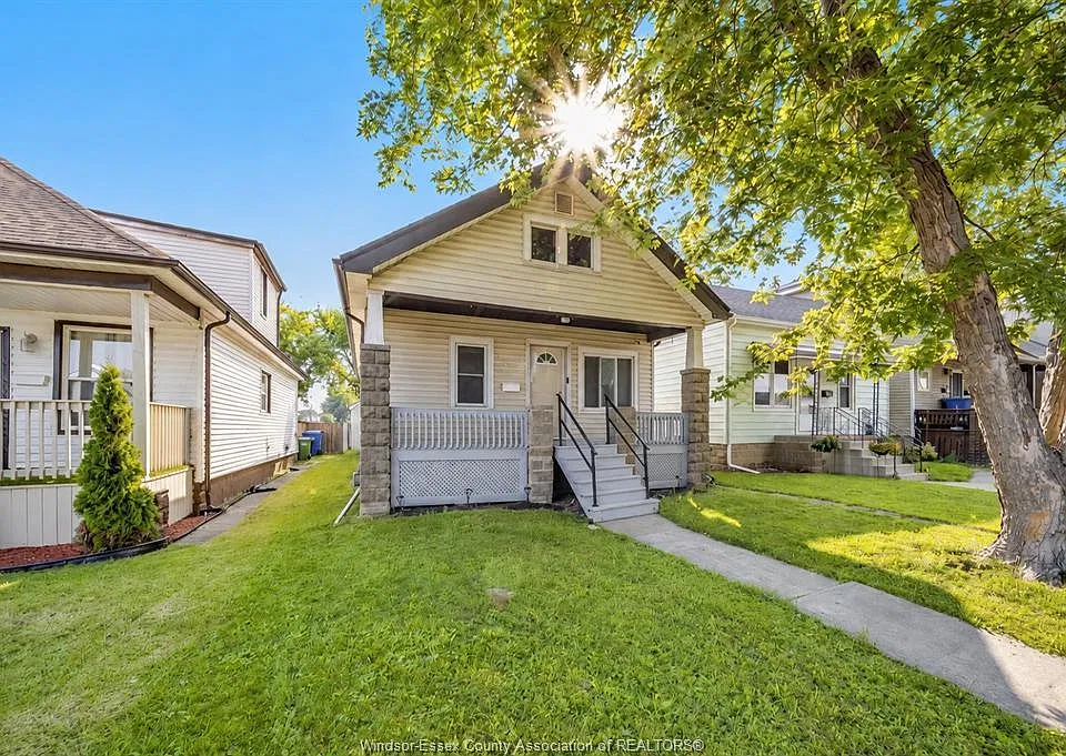 1560 Lillian Ave