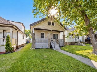 1560 Lillian Ave, Windsor, ON N8X 4A8