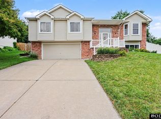 6325 Briar Rosa Dr, Lincoln, NE 68516