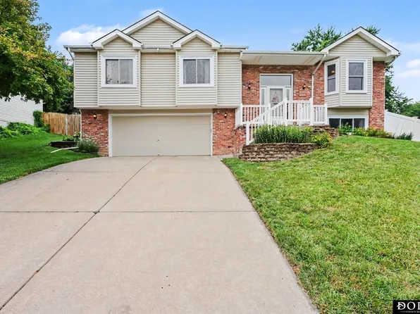 6325 Briar Rosa Dr, Lincoln, NE 68516