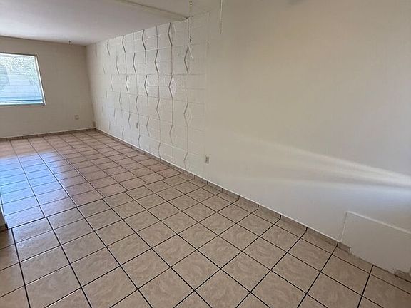4th image of 4532 E Fairmount St #A