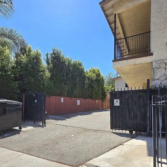 2219 Crenshaw Blvd #3 — Photo 16