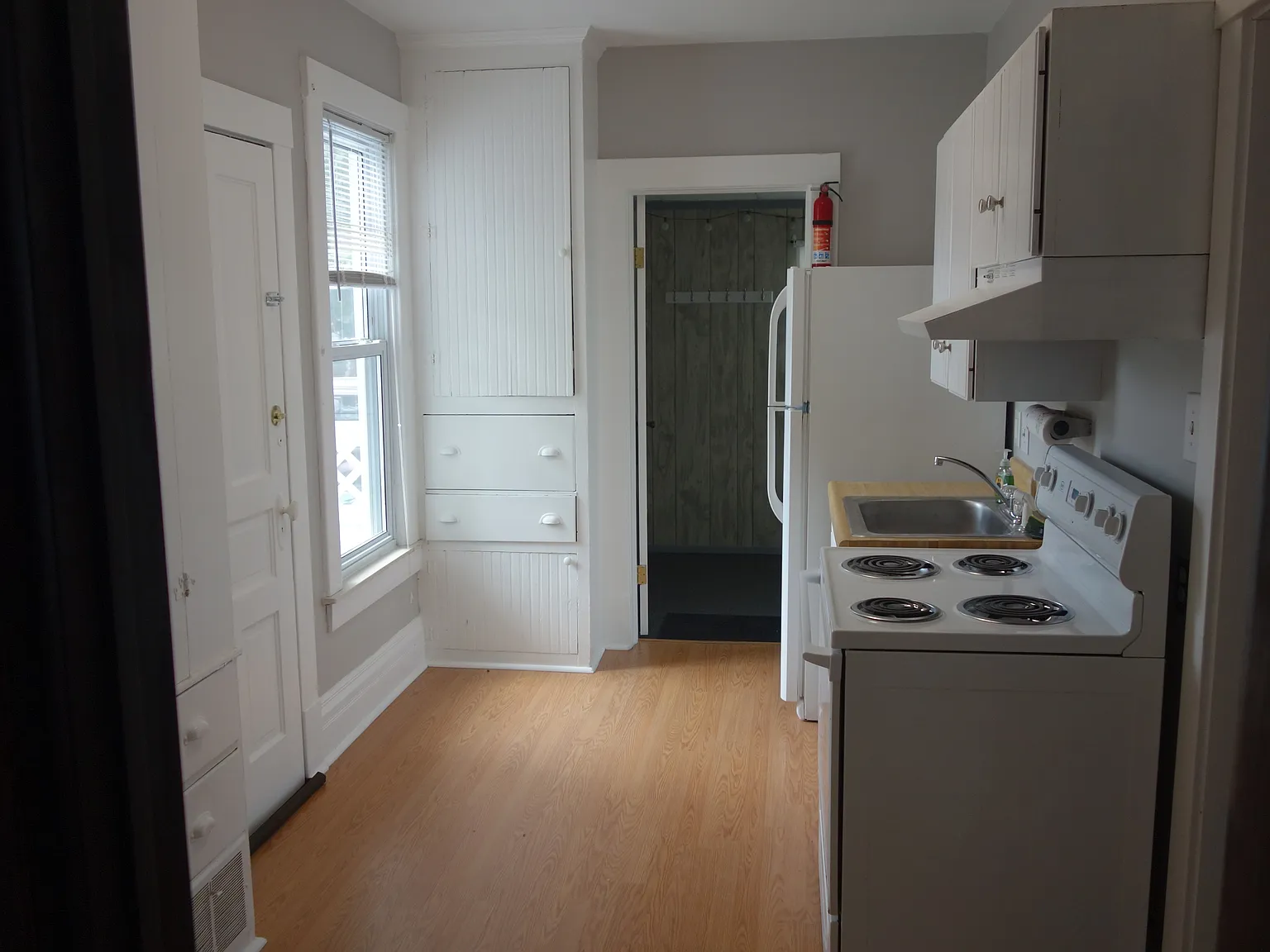1 bed, 700 sqft, $1,200 — Photo 2