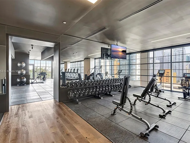 159 NE 6th St #Penthouse 5014 — Photo 29