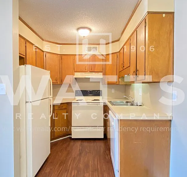 Club View Apartments — Photo 35