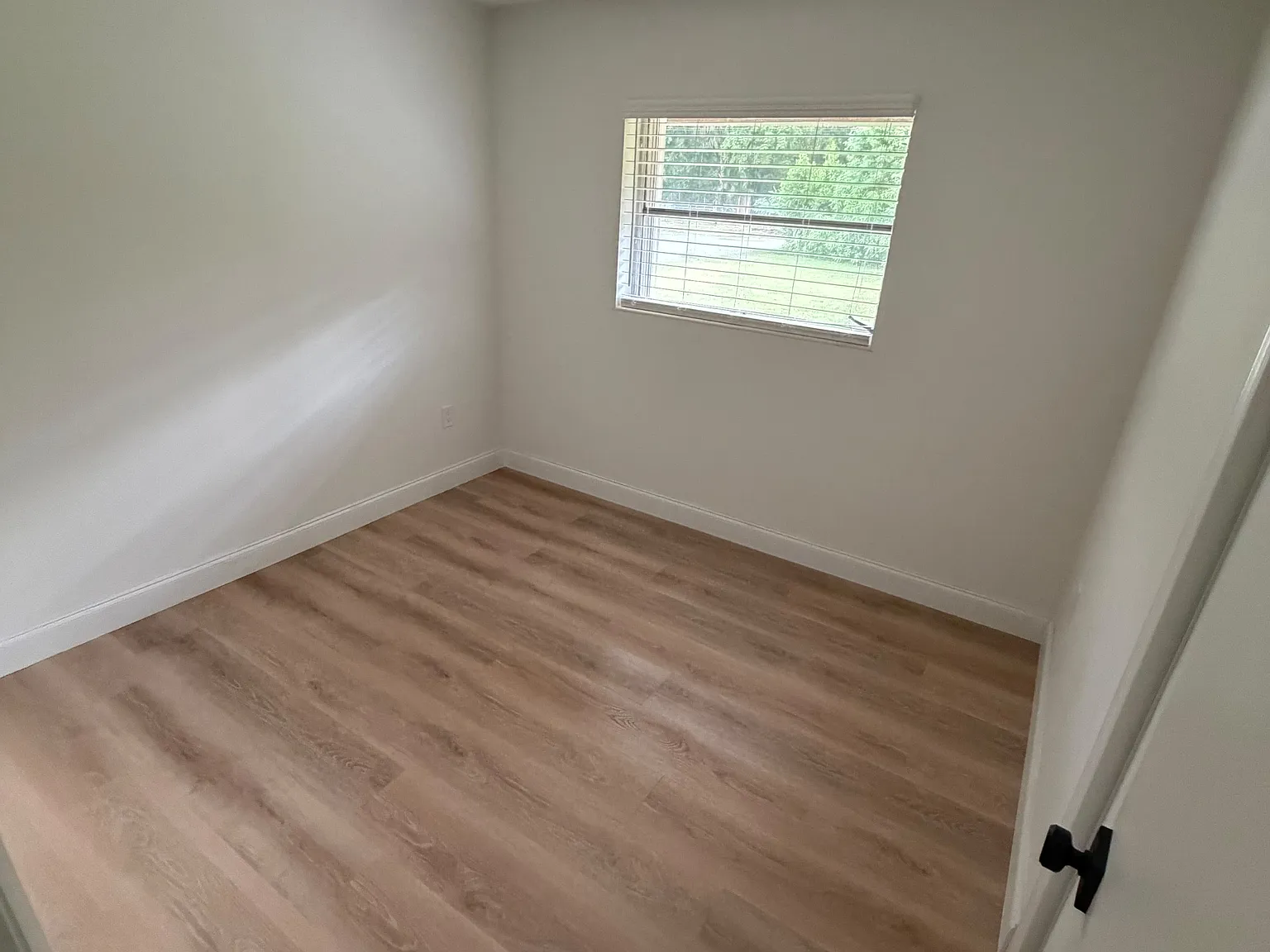 4 bed, 2300 sqft, $4,500 — Photo 4