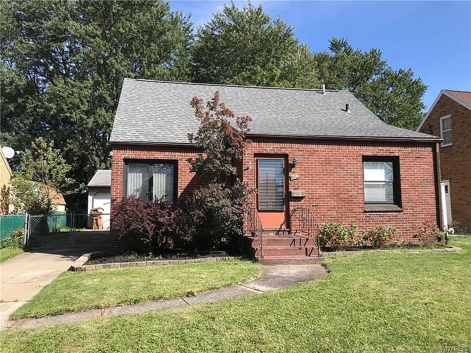 1st image of 558 Roycroft Blvd