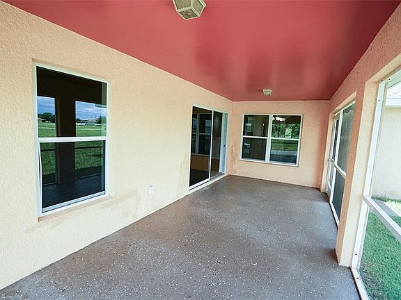 3rd image of 613 NE 2nd Ave